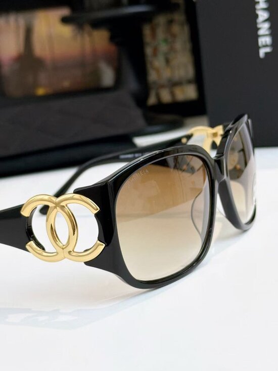 Chanel Oversized Square Sunglasses main image 4
